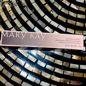 Mary Kay Perfecting Concealer